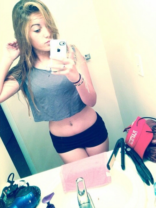 Hot Teen Girl Selfie